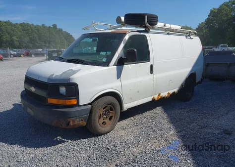 2004 Chevrolet Express из США, поврежденный, VIN 1GCFG15X941179205
